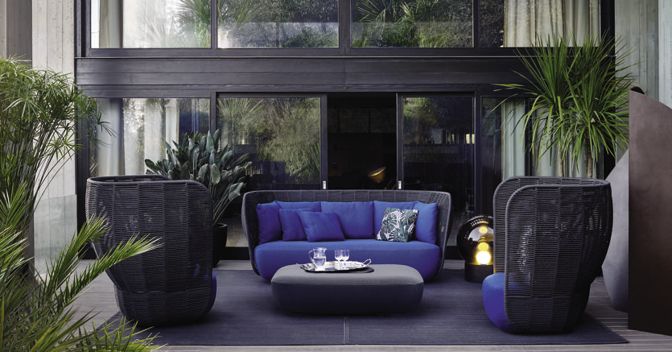 B&B Italia, poltrone e divano collezione Bay, pouf Tabour outdoor. Tutto design Doshi Levien
