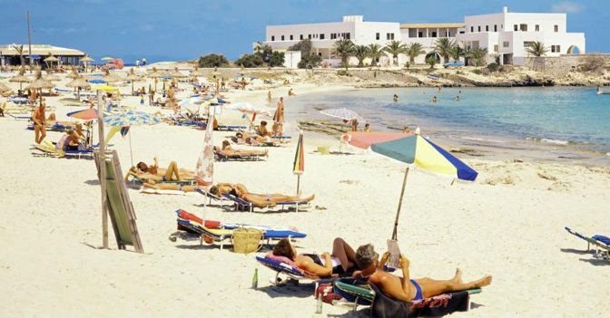 Vicono alla spiaggia di Es Pujol i prezzi delle case oscillano tra i 6mila e gli 11mila euro al metro quadrato