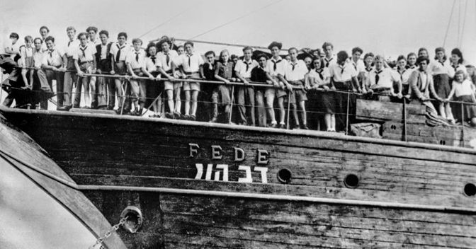 Il piroscafo “Fede” bloccato a La Spezia nell’aprile del ’46 dai britannici: i profughi ebrei a bordo fecero lo sciopero della fame per ottenere l’autorizzazione a salpare
