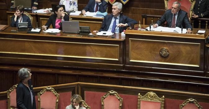 Il ministro dei Rapporti con il Parlamento, Anna Finocchiaro, ha chiesto la fiducia per il ddl Concorrenza al Senato