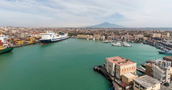 Il porto di Catania