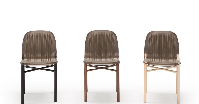 Saintluc, sedia Field, design Philippe Nigro; ha la scocca in fibra di lino e resina organica