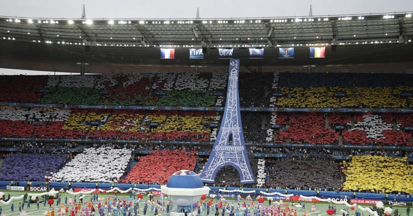 La cerimonia di inaugurazione di Euro 2016 allo Stade de France di Parigi