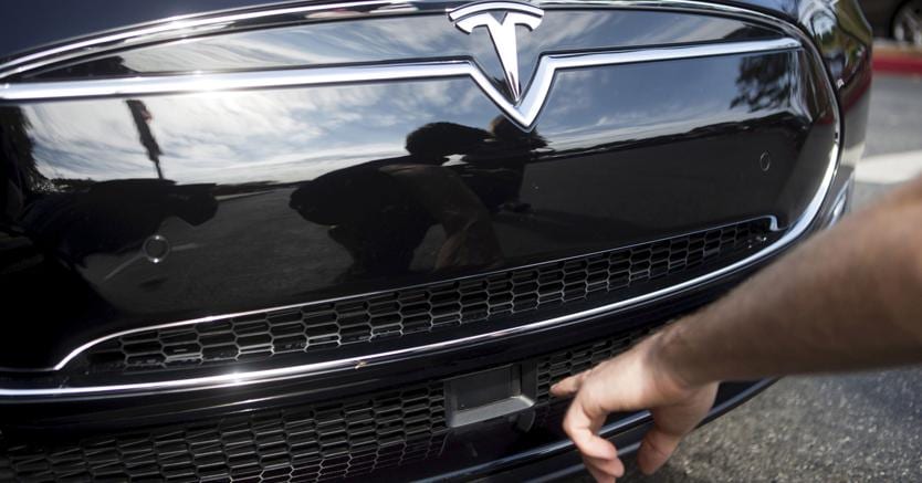 La tecnologia radar della Tesla Model S contenente il pilota automatico (Reuters)