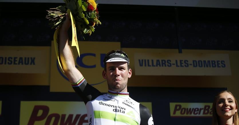 Mark Cavendish, vincitore della 14a tappa del Tour de France. Inizia a mettere nel mirino il record di vittorie di tappa di Merckx (Epa)