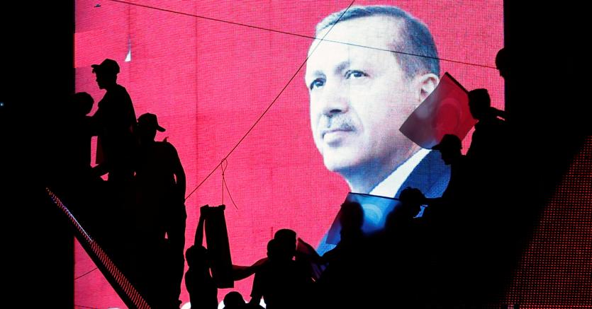 Manifestazione pro Erdogan (Reuters)