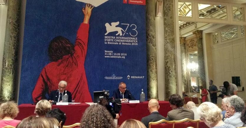 Paolo Baratta (s) e Alberto Barbera durante la presentazione della 73/a edizione della Mostra Internazionale del Cinema di Venezia che si svolgera' dal 31 agosto al 10 settembre 2016. (ANSA)