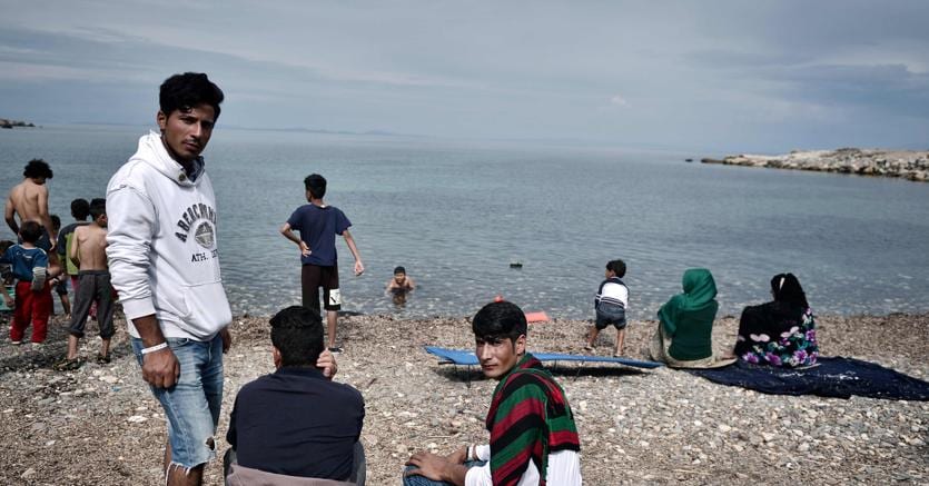 Un gruppo di profughi a Lesbo, Grecia
