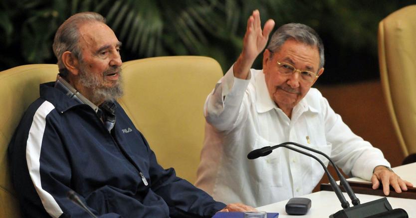 Fidel e Raul Castro (Epa)