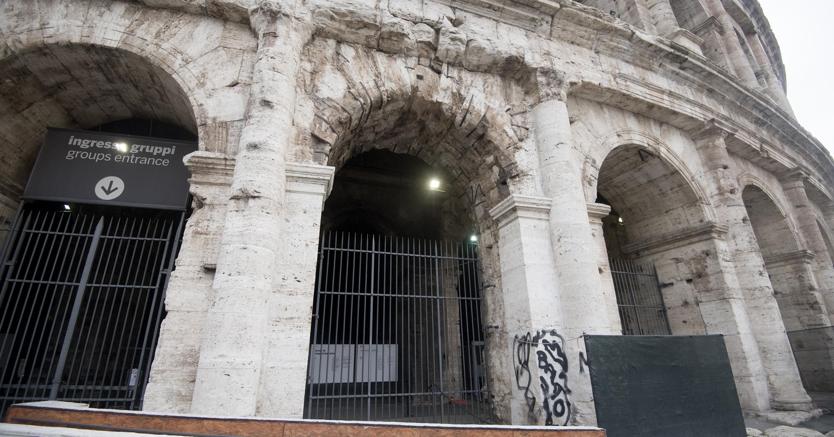 Vandali al Colosseo