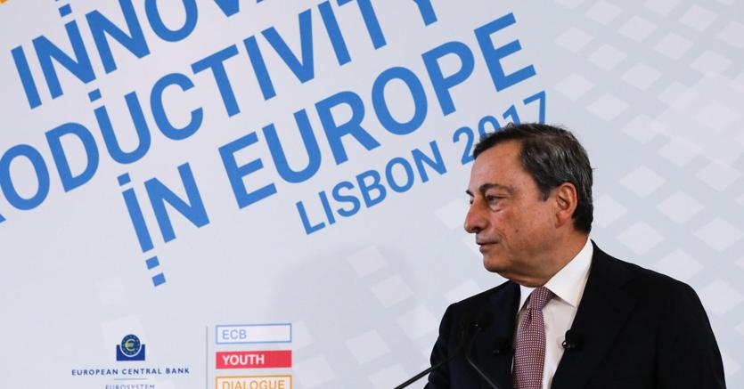 Il presidente della Bce, Draghi (EPA)