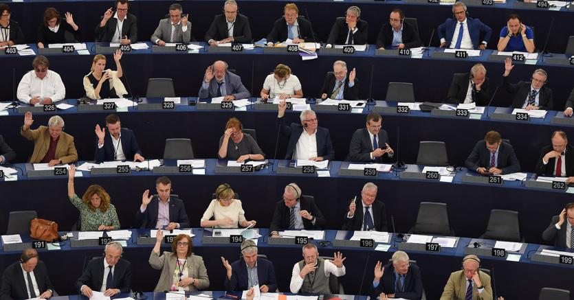 Una sessione di voto al Parlamento europeo (AFP)