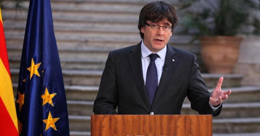 Carles Puigdemont tiene il primo discorso dopo l’indipendenza (Reuters)