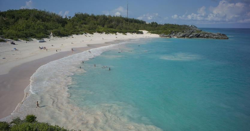 Una spiaggia nelle isole Bermuda (Epa)