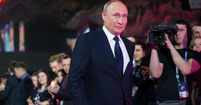 Vladimir Putin in campagna elettorale (Afp)