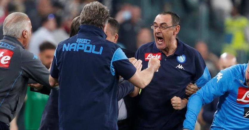Maurizio Sarri esulta al termine di Juventus-Napoli, la partita che potrebbe cambiare il campionato (Ansa)