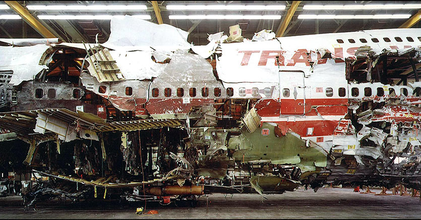Il resti del Boeing 747-131 della Twa esploso in volo il 17 luglio 1996 (AFP Photo)