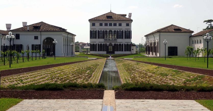 Villa Minelli , sede della Benetton Spa -Imagoeconomica