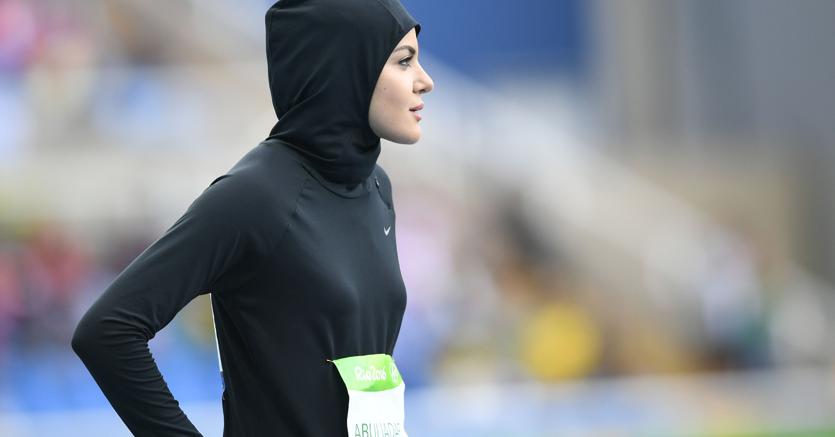 Kariman Abuljadayel  stata la prima rappresentante dell'Arabia Saudita a correre i 100 ai Giochi  (Afp)