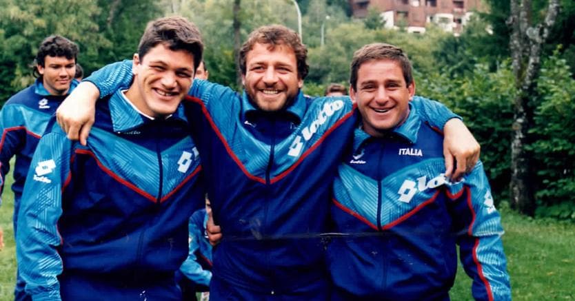 La prima linea impiegata contro la Nuova Zelanda alla Coppa del Mondo 1991: da sinistra Franco Properzi, Giancarlo Pivetta, Massimo Cuttitta