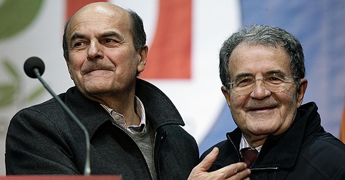 Pier Luigi Bersani (a sinistra) e Romano Prodi (Ansa)