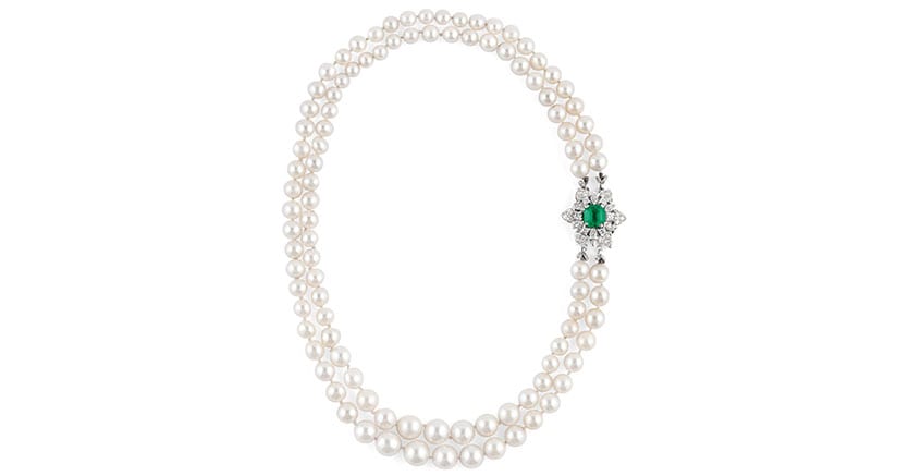 Collana a due fili di perle naturali, oro bianco, smeraldo e diamanti, stima € 100.000– 120.000, aggiudicazione € 1.054.000, Courtesy Wannenes