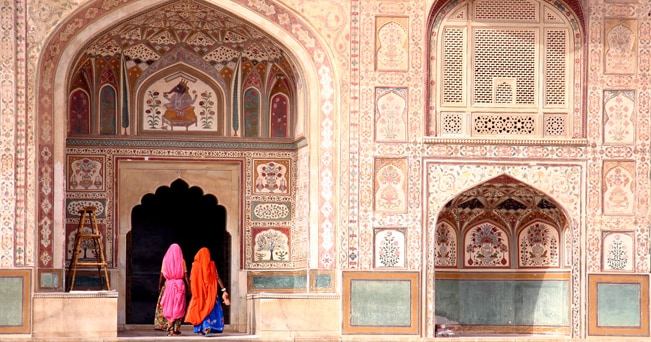 Due donne all'ingresso dell'Amber Fort, di Jaipur