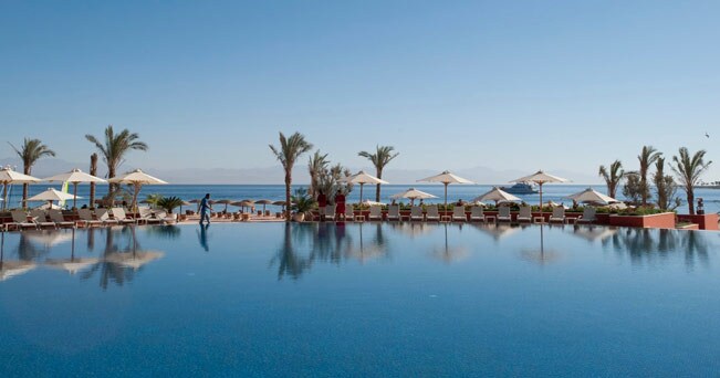 La piscina del nuovo Club Med Sinai Bay resort