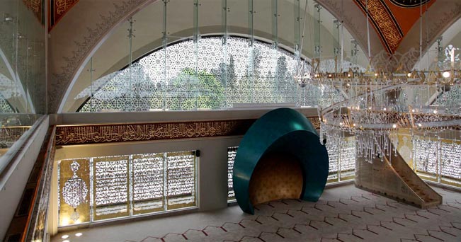 Istanbul, un particolare interno della moschea di Sakirin