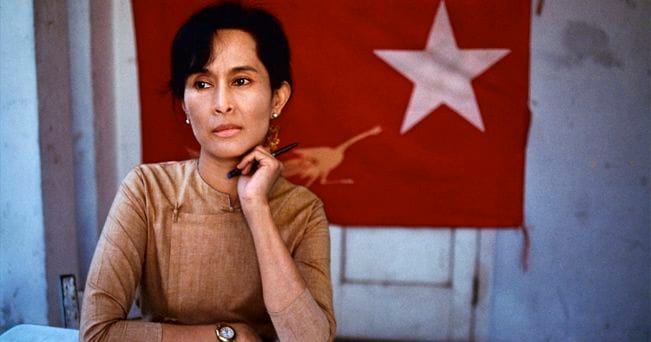 Aung San Suu Kyi, ritratta da Steve McCurry nel 1995