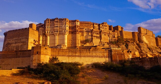 Il forte di Mehrangarh a Jodhpur (foto Alamy/Milestone Media)