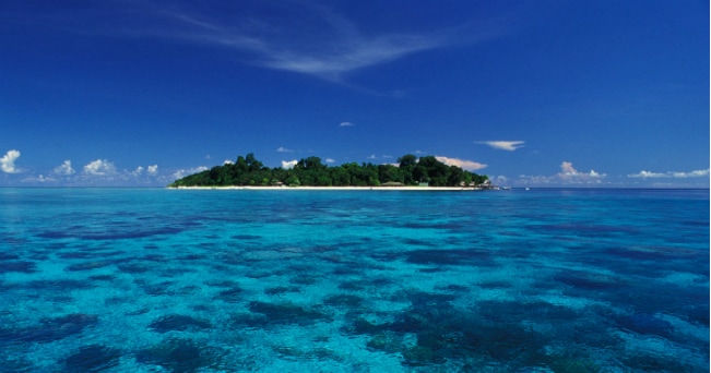 Veduta di un'isola del Borneo, in Malesia (foto Milestone Media)