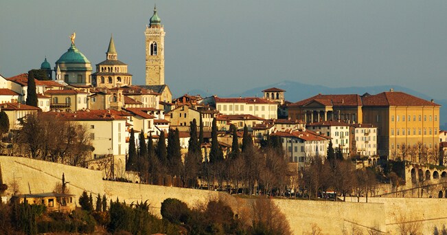Bergamo Alta circondata dalle Mura Venete