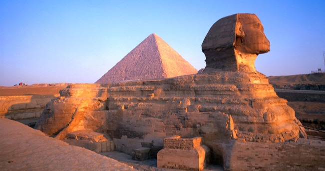 La sfinge di Giza in Egitto (foto Alamy/Milestone Media)