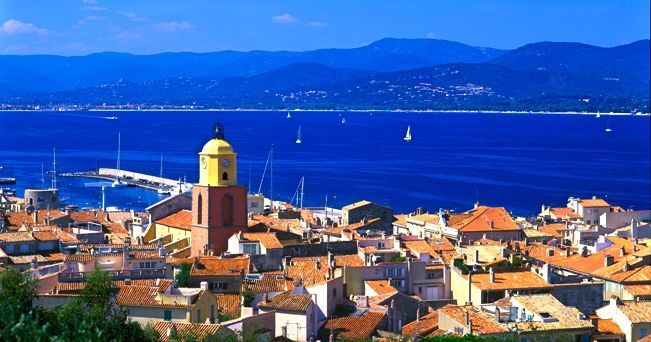 Veduta di Saint-Tropez (foto Alamy/Milestone Media)
