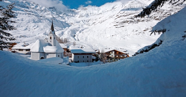 Un villaggio della Val Passiria (foto Merano Marketing/Frieder Blickle)