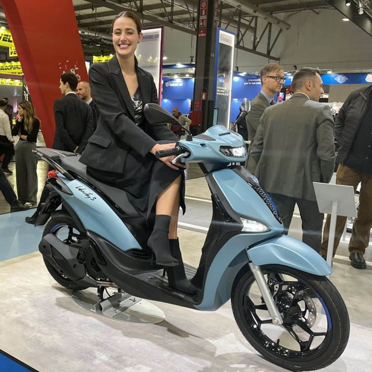 Piaggio borsa oggi store