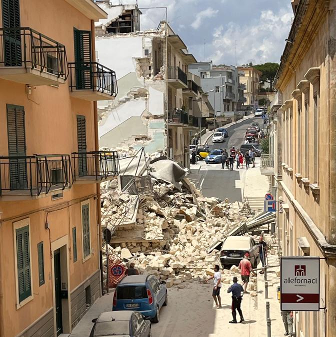 Matera Crolla Palazzina In Pieno Centro Il Sole Ore