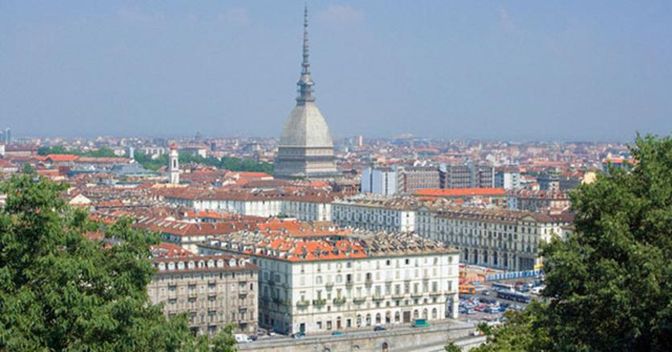 Tra le otto maggiori città italiane per popolazione Torino (nella foto) migliora ulteriormente il tasso di crescita del trimestre precedente raggiungendo il +25,2%. Torino è la migliore anche a livello annuale, avendo chiuso il 2016 con un balzo del 26,4 per cento 