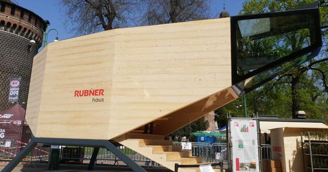 Il modulo abitativo sostenibile di Rubner in piazza Castello a Milano per la Design week 