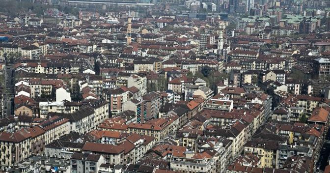 Torino è seconda solo a Milano nelle ricerche di case provenienti dal Regno Unito (foto Agf) 