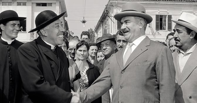 , Fernandel e Gino Cervi interpreti del film «Don Camillo monsignore...ma non troppo», 1961, regia di Carmine Gallone 