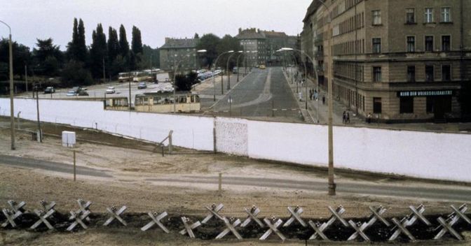 1980. Bernauer Strasse, West Berlin. (AP Photo/Elke Bruhn Hoffman, file) 