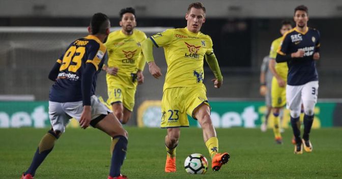 Valter Birsa, al centro, in azione (Ansa) 