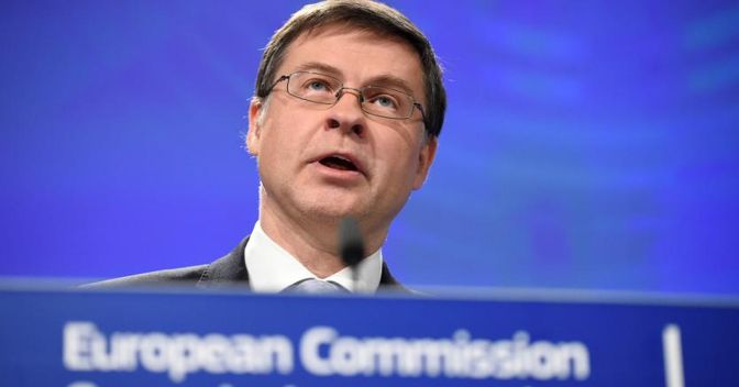 Valdis Dombrovskis, vice presidente della Commissione europea (Afp) 
