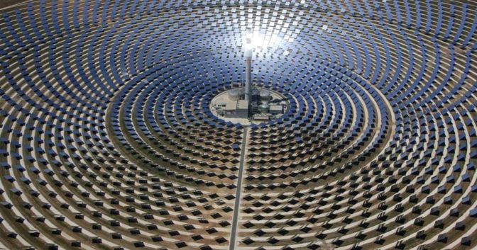 La centrale dei record. Da ottobre,  il mega complesso Noor Ouarzazate, in Marocco, è diventato  il più grande sito di produzione solare multi-tecnologico al mondo 