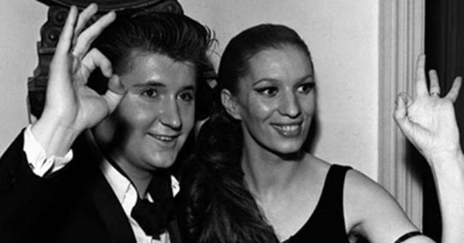 Iva Zanicchi e Bobby Solo partecipano e vincono il Festival di Sanremo nel 1969 con Zingara 