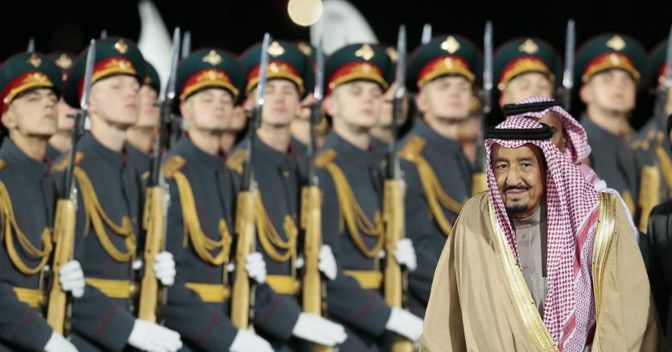 Onore al re. La visita di Salman d’Arabia è la prima di un monarca saudita in Russia  