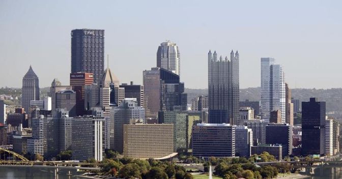 Lo skyline di Pittsburgh, una delle cento città americane candidate per ospitare la seconda sede di Amazon 