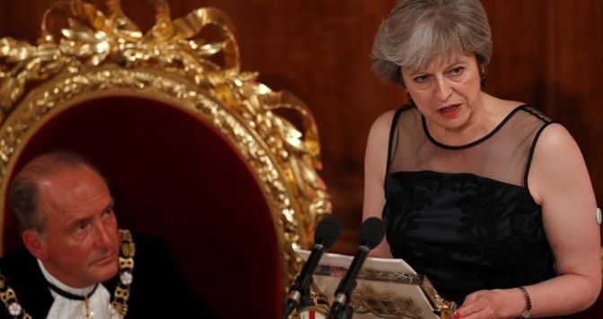 Theresa May ieri al Lord Mayor's Banquet (Reuters) 